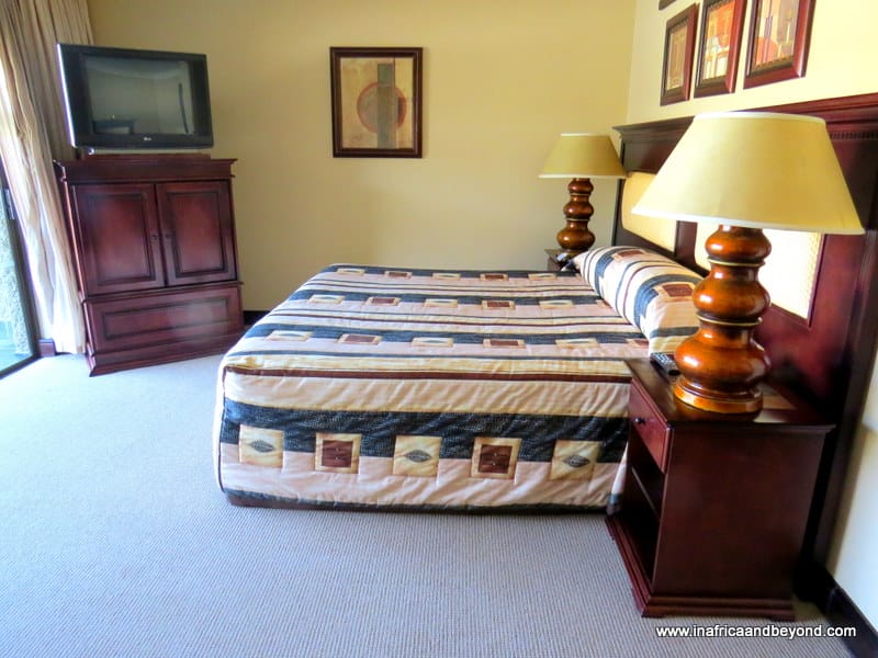 Cathedral Peak hotel bedroom