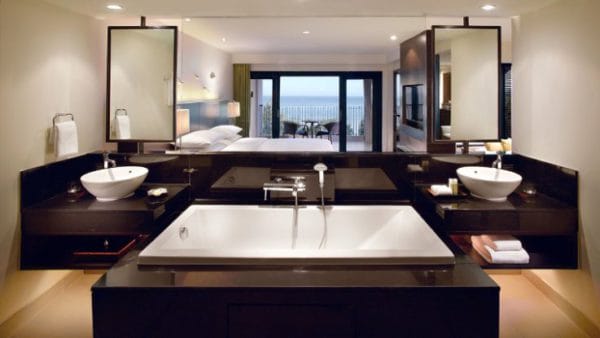 Hyatt Regency Phuket Resort bathroom