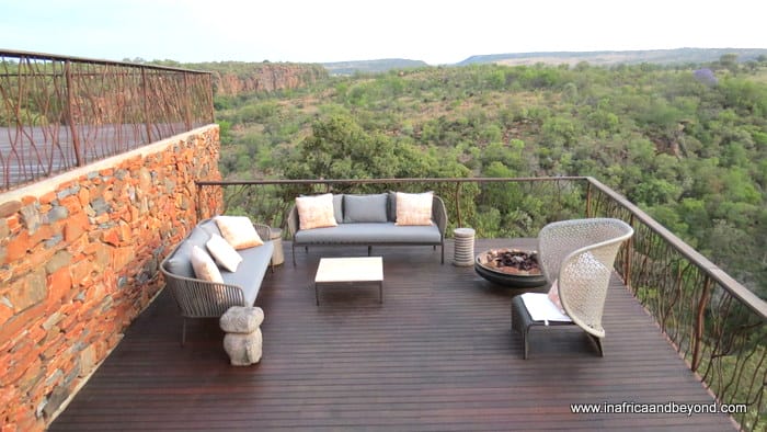 Outdoor lounge overlooking a gorge at Moledi Gorge