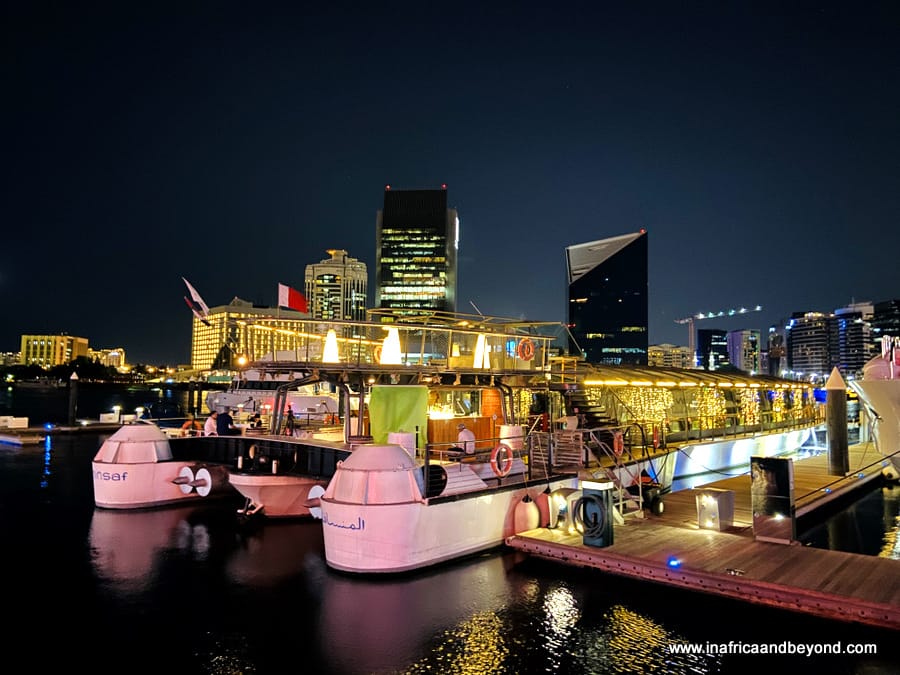 Bateaux Dubai Dinner Cruise