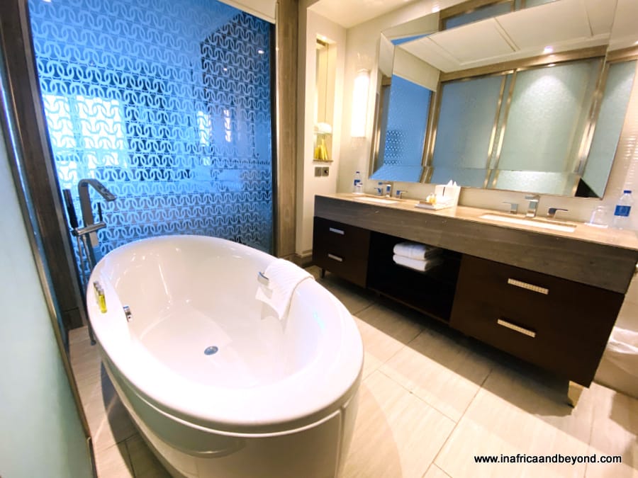 Review: The Hilton Dubai Al-Habtoor City 4 Hilton Dubai Al-Habtoor City