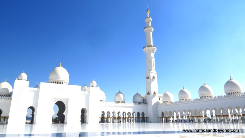 Beautiful mosques around the world - Discover the UAE 