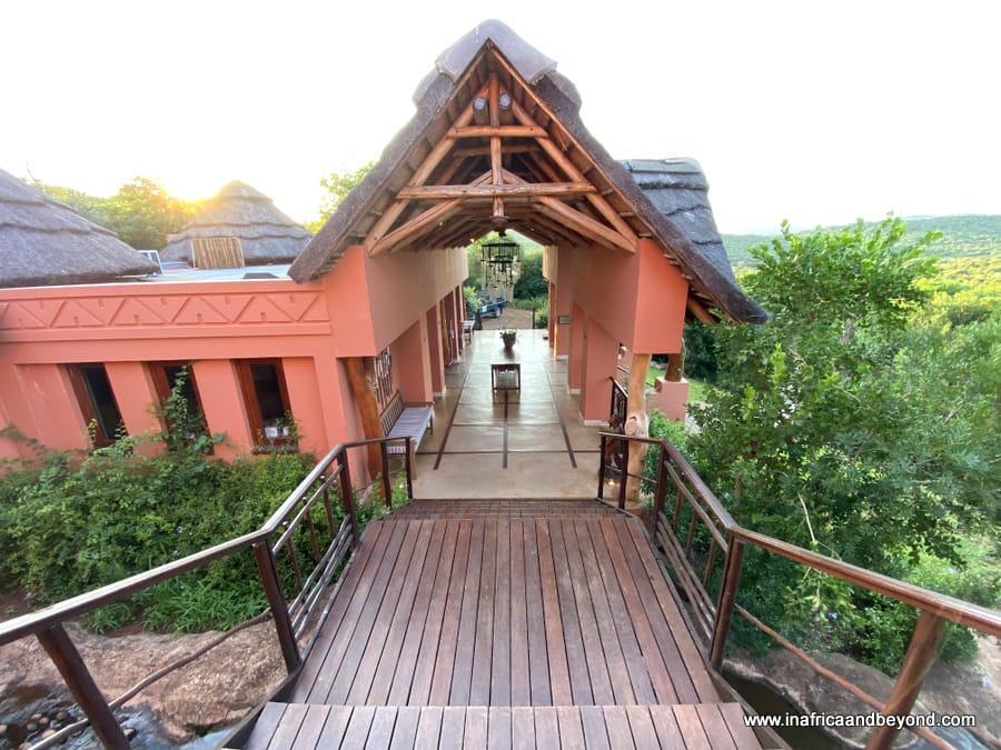 Thanda Safari Lodge