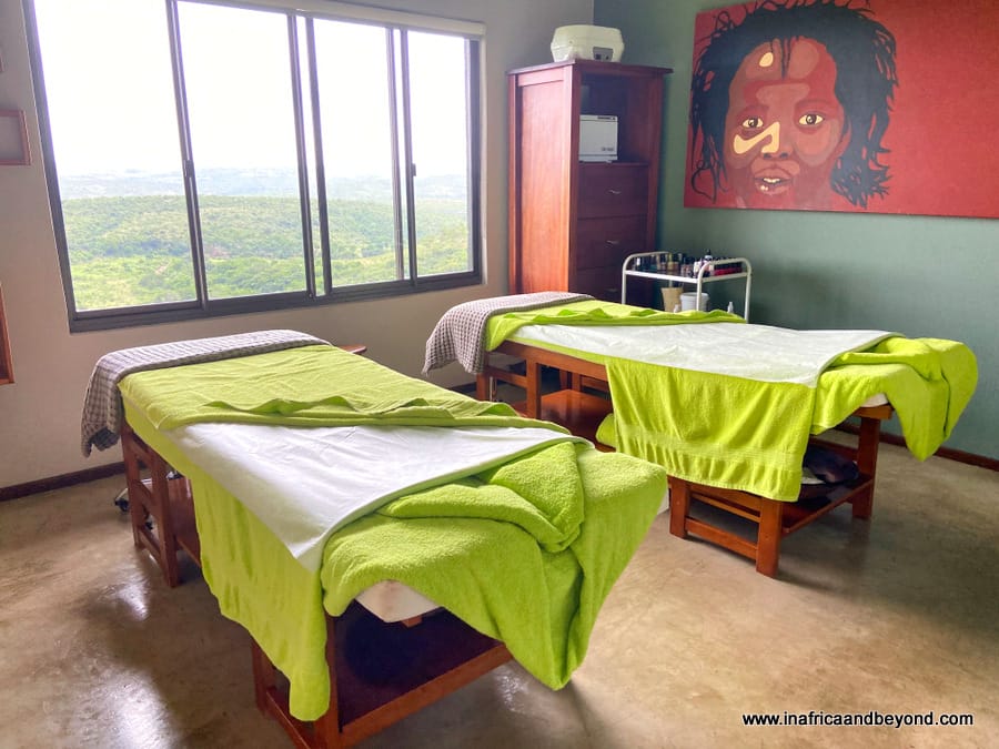 Rhino Ridge Safari Lodge