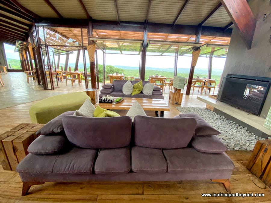 Rhino Ridge Safari Lodge