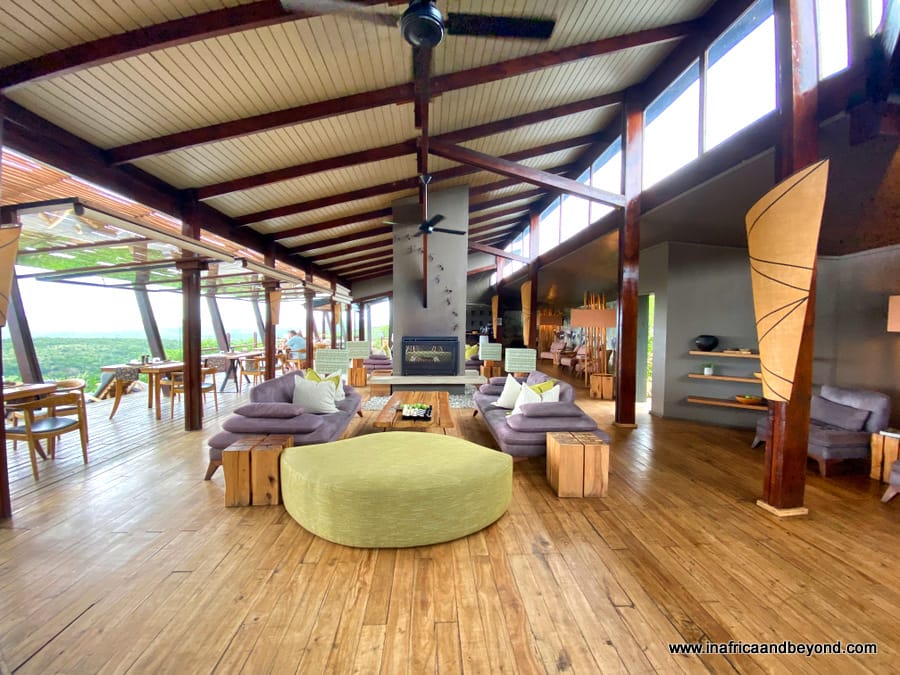 Rhino Ridge Safari Lodge