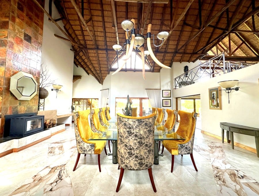 opulent dining room at Kingfisher Villa