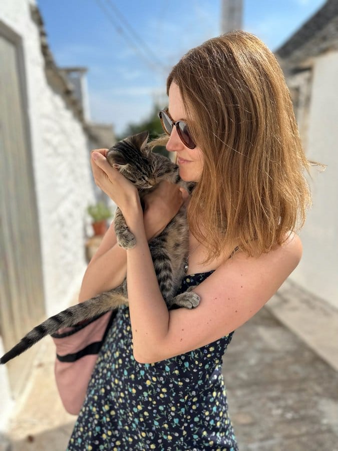 Meet Vanessa from Traveling Cats