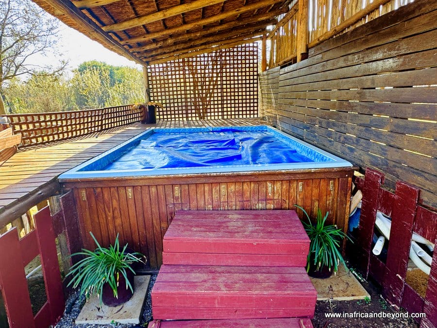 Zaariah Estate – A serene countryside escape 7 Jacuzzi at Zaariah Estate