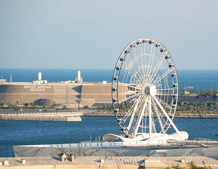 25 Best Things to Do in Baku, Azerbaijan 16 Baku Eye ferris wheel
