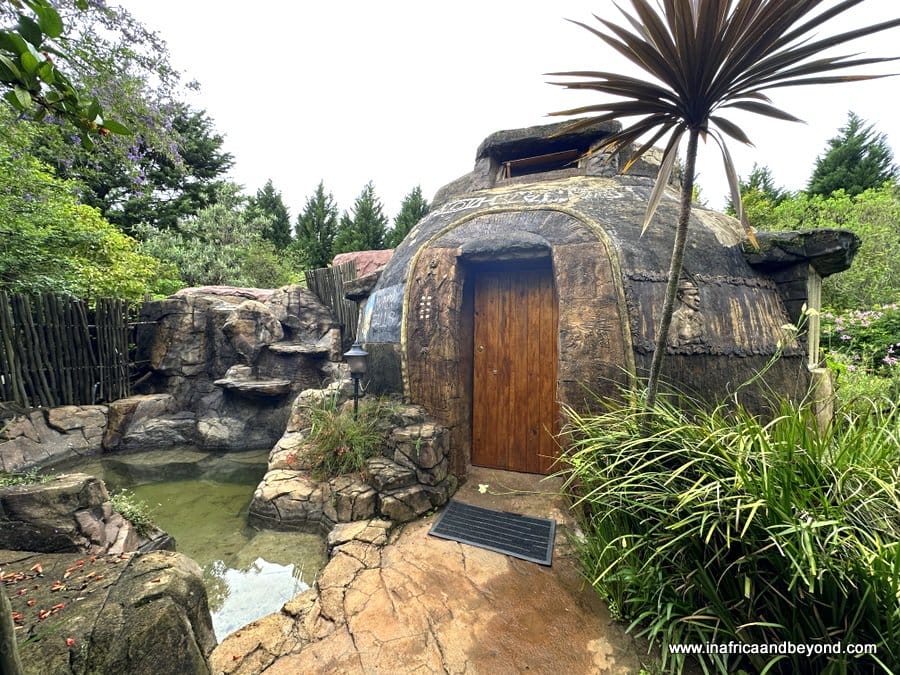 Zulu Hut at Inkunzi Cave