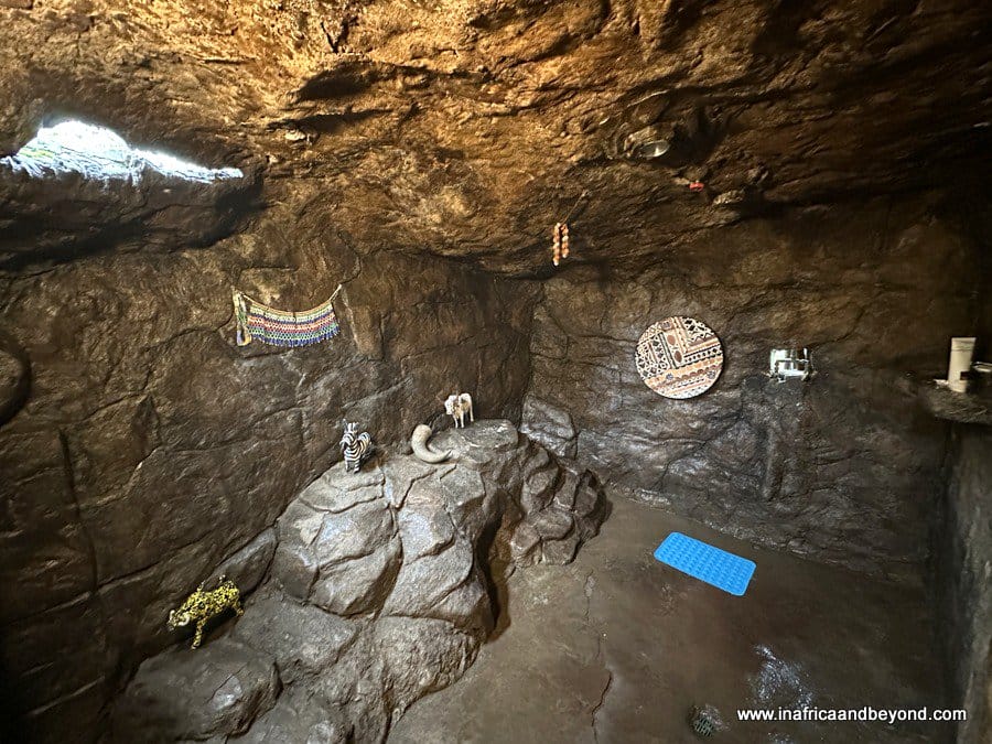 Zulu Hut Bathroom