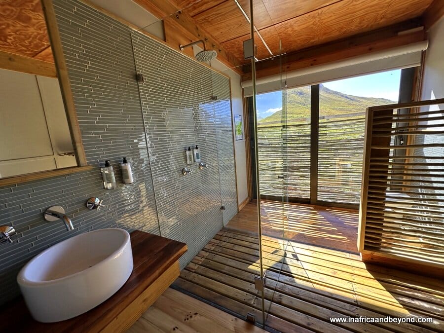 Oudebosch eco-cabin bathroom
