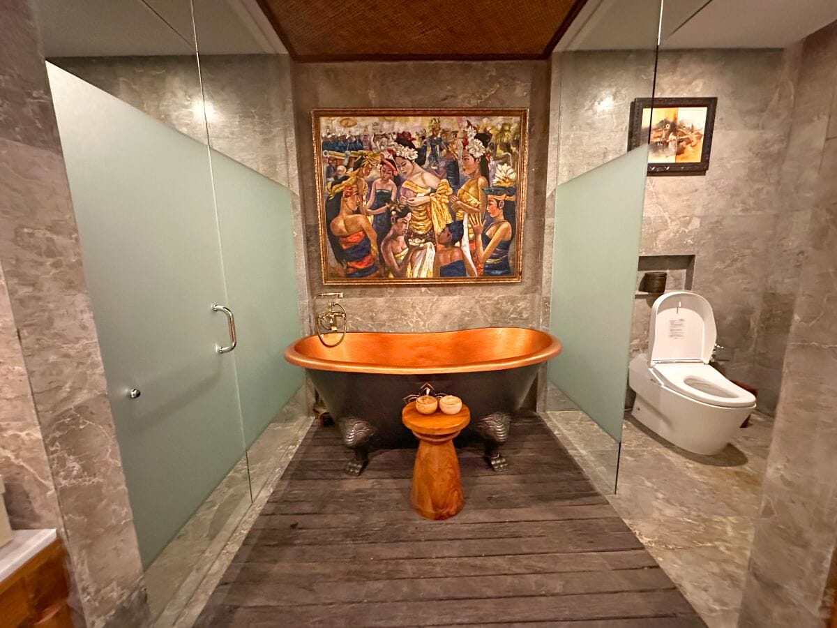 Abisena Ubud Royal Suite bathroom