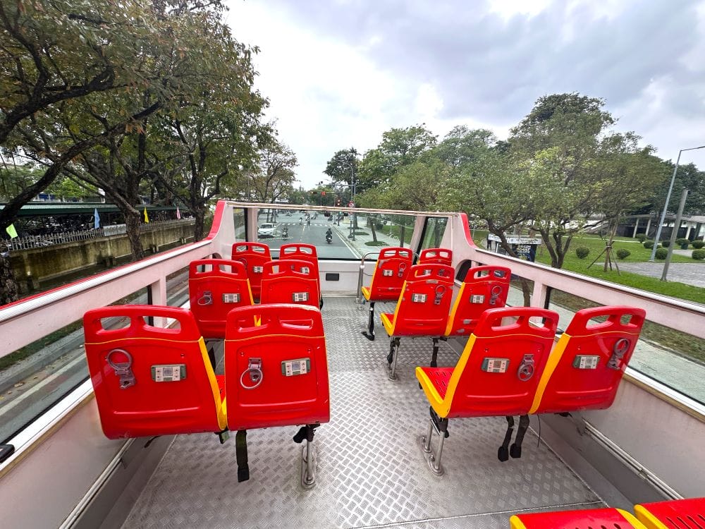 hop-on, hop-off bus Hue