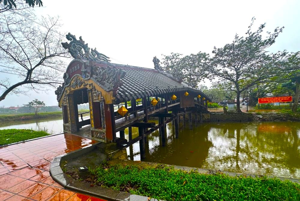 Thanh Toàn Covered Bridge HUe