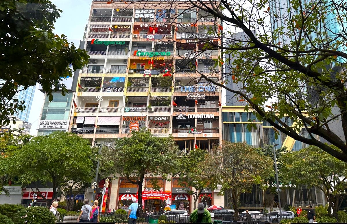 Café Apartments at 42 Nguyen Hue
